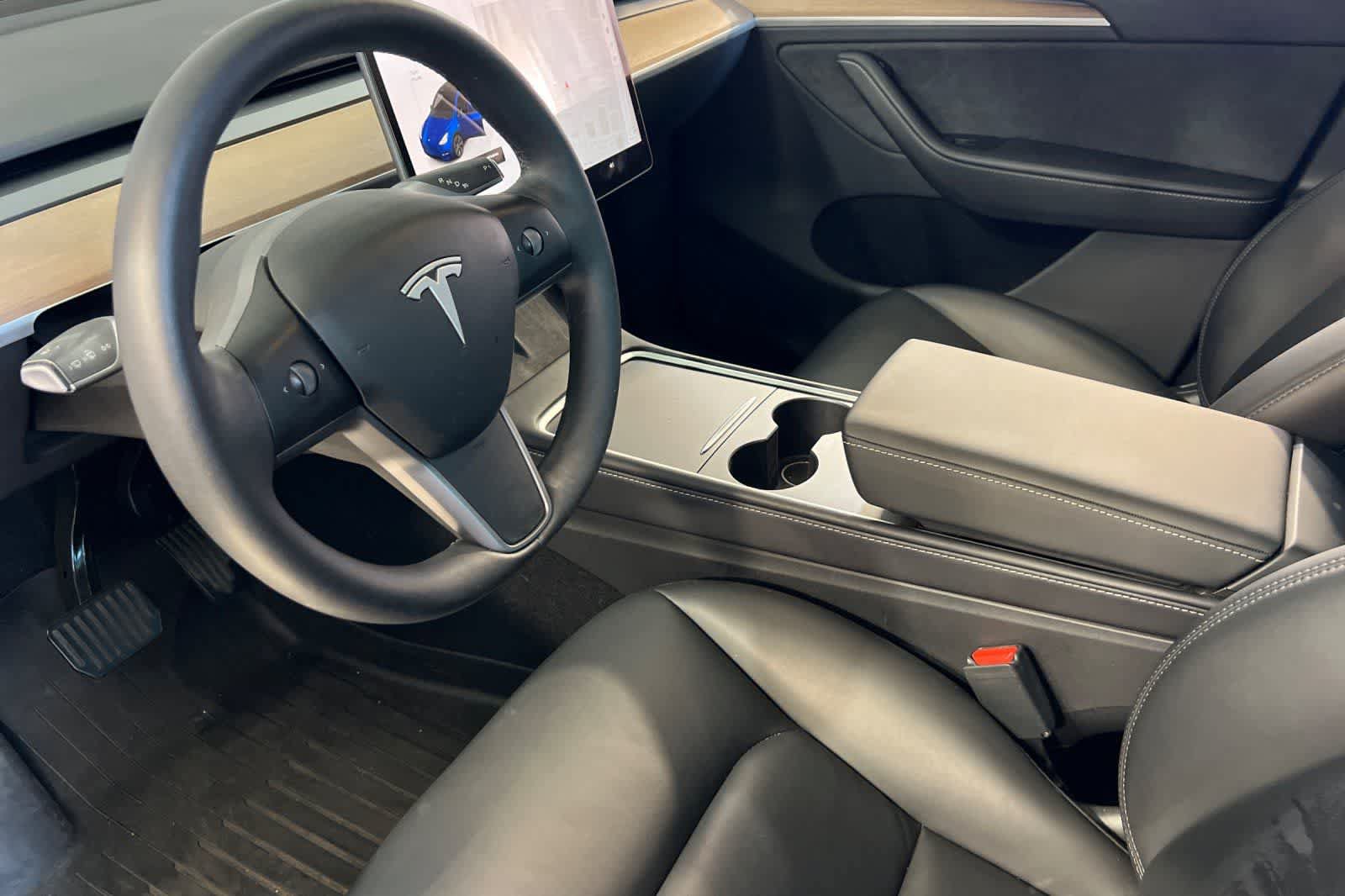 Used 2024 Tesla Model Y Long Range AWD/4WD image 14