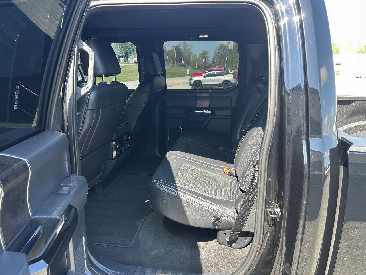 Used 2022 Ford F250 Lariat w/ Lariat Ultimate Package AWD/4WD image 14