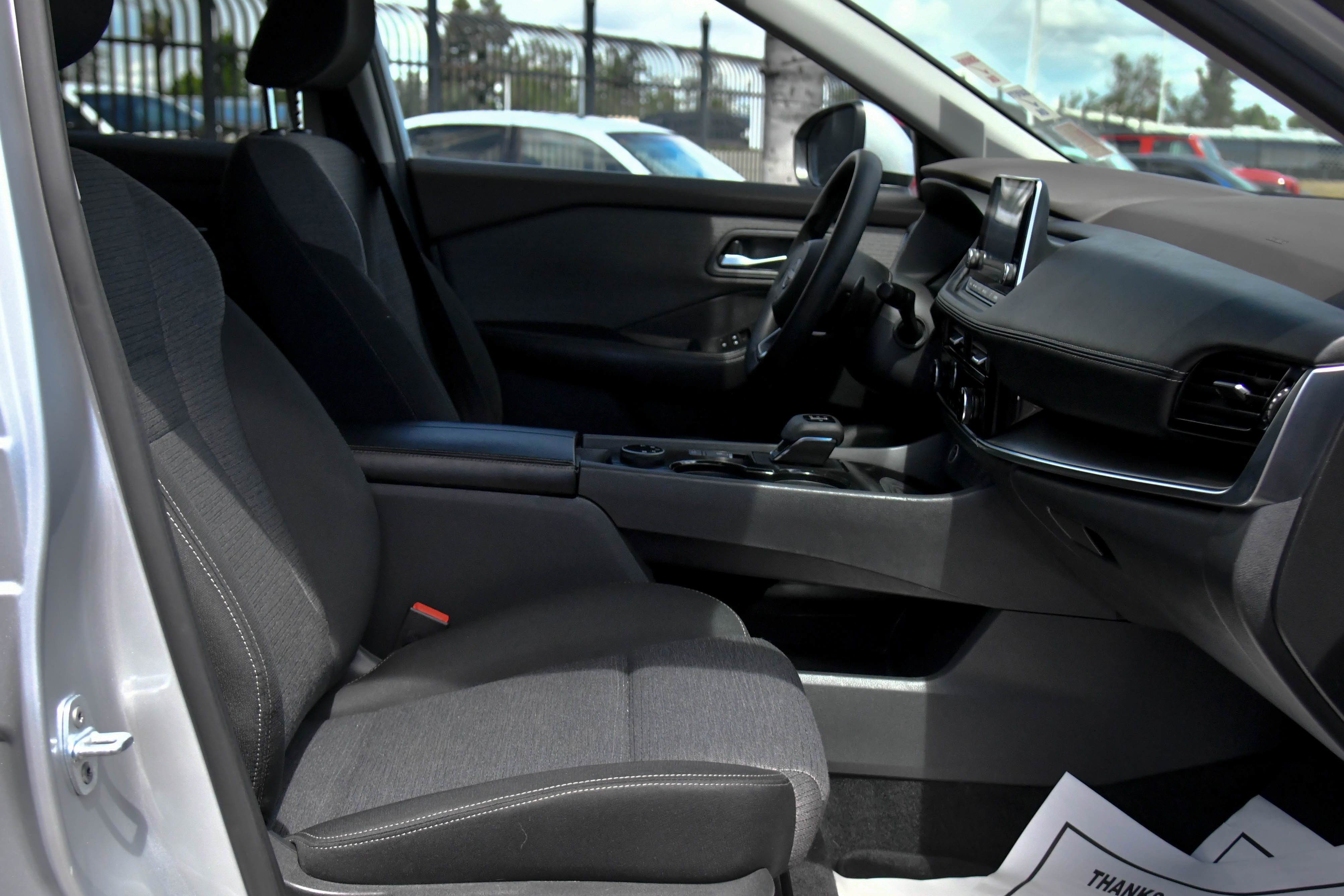 Used 2022 Nissan Rogue SV AWD/4WD image 43