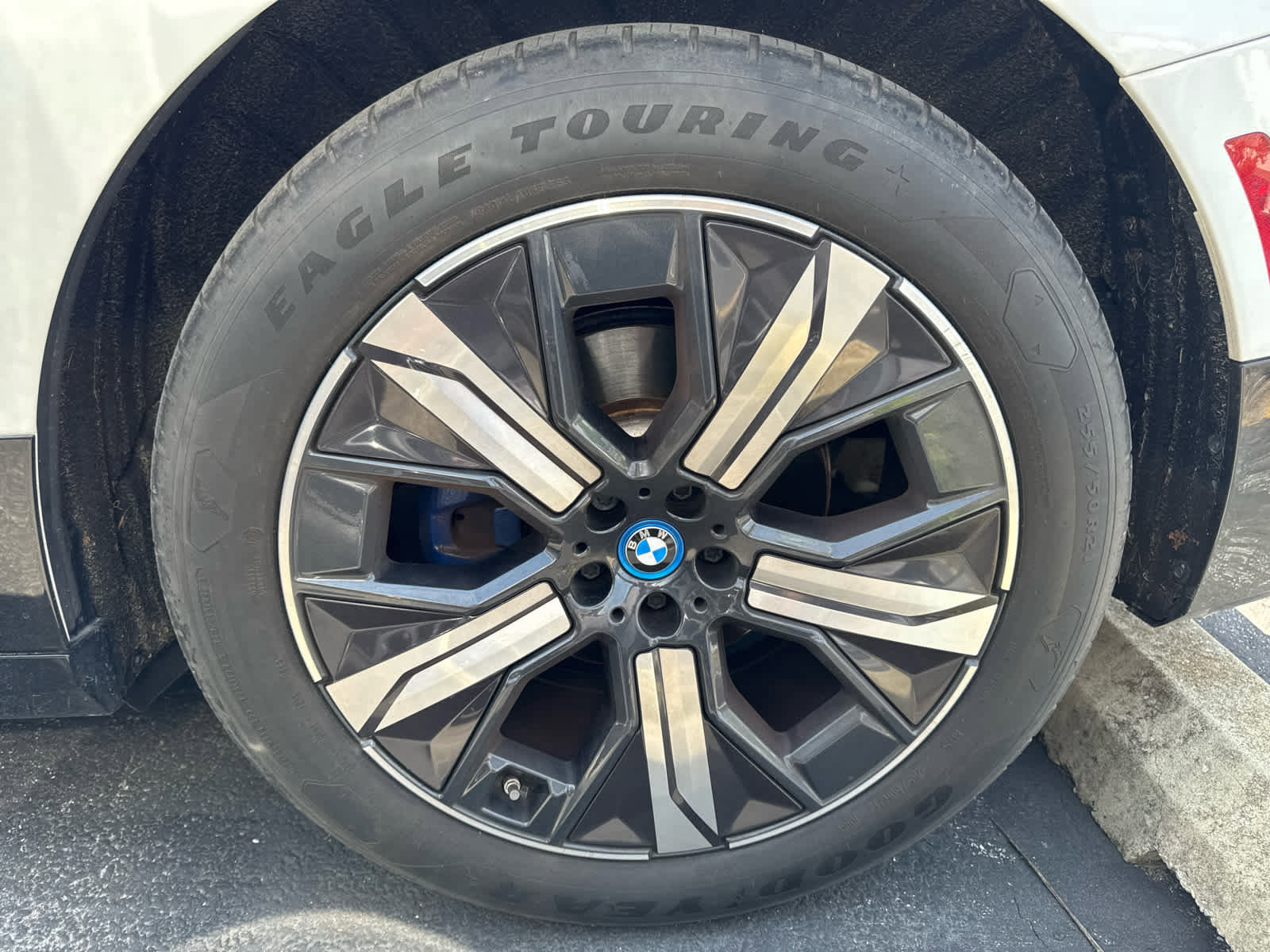 Certified 2024 BMW iX xDrive50 w/ Sport Package AWD/4WD image 11