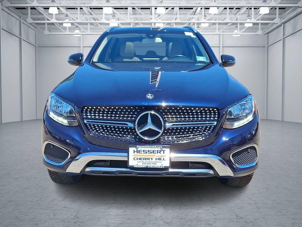 Used 2018 Mercedes-Benz GLC 300 4MATIC image 3