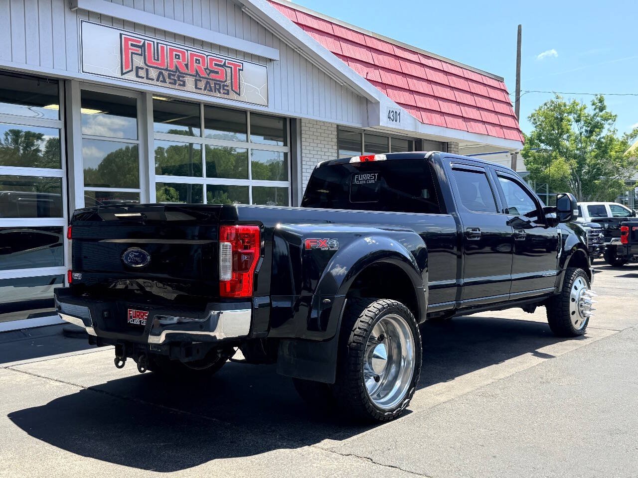 Used 2017 Ford F350 Lariat w/ Lariat Ultimate Package AWD/4WD image 3