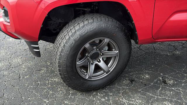 Certified 2022 Toyota Tacoma SR AWD/4WD image 10