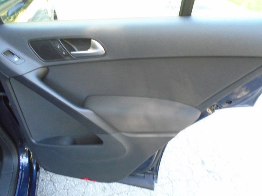 Used 2013 Volkswagen Tiguan S image 20