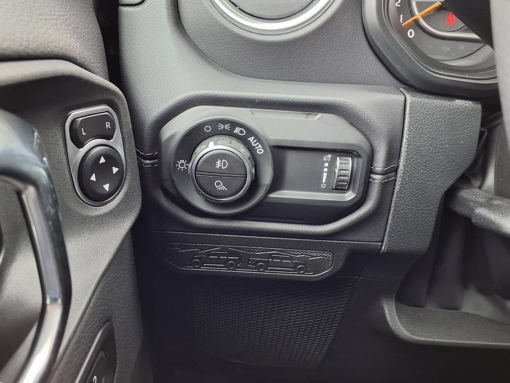 New 2026 Jeep Gladiator Sport AWD/4WD image 17