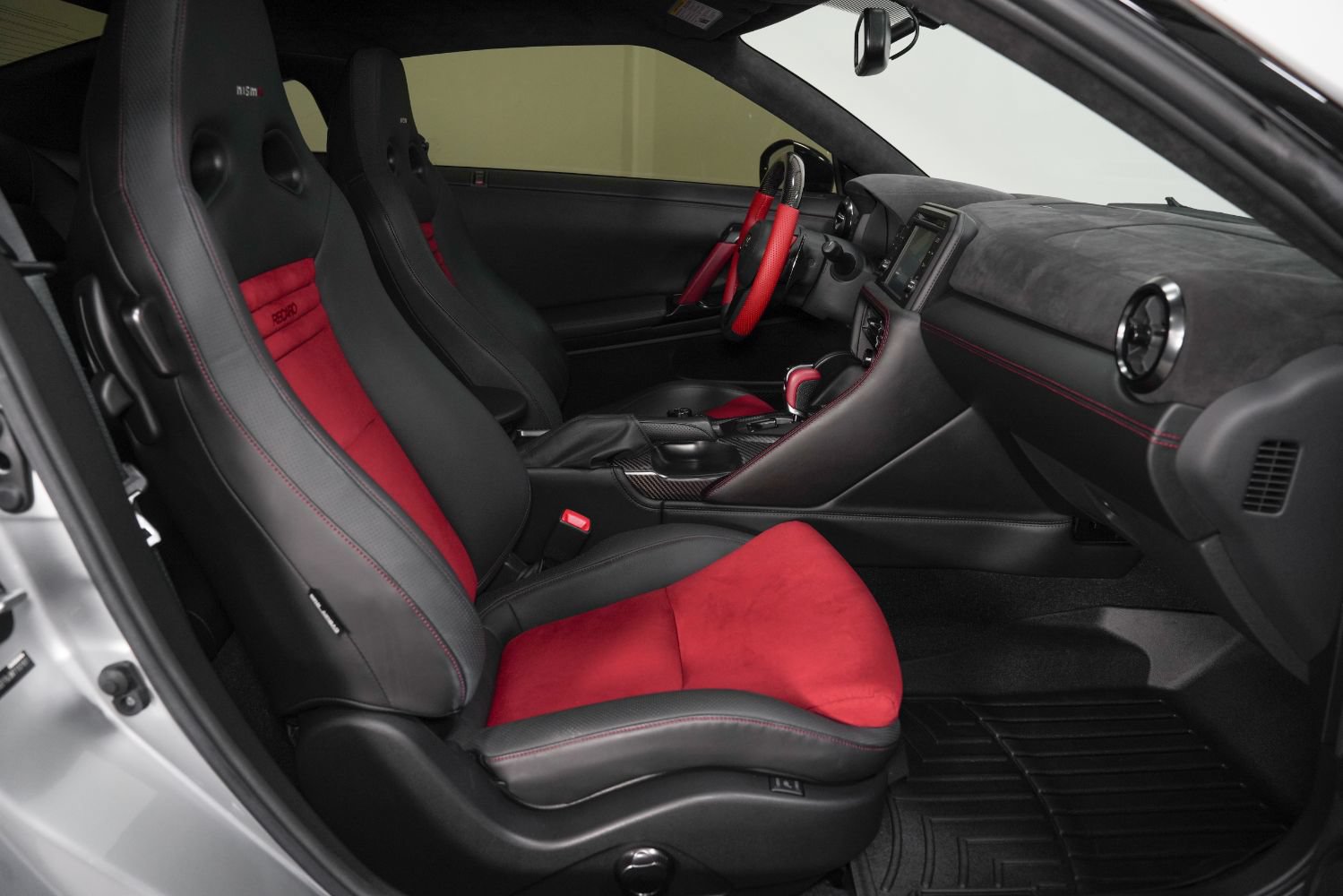 Used 2018 Nissan GT-R NISMO AWD/4WD image 27