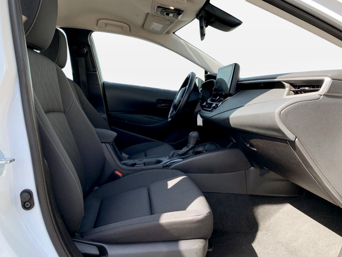 Used 2025 Toyota Corolla LE FWD image 18