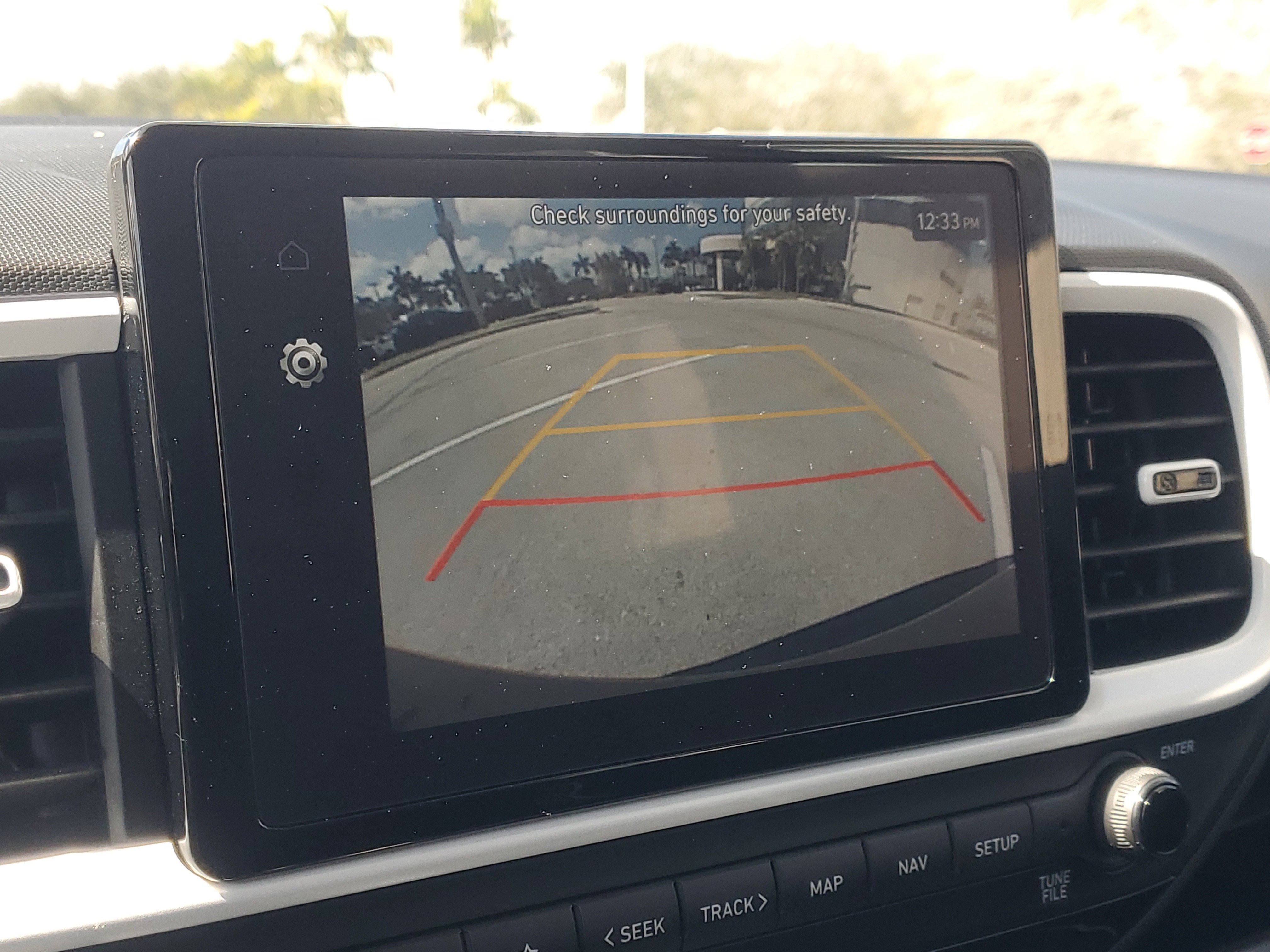 Used 2023 Hyundai Venue Limited image 27