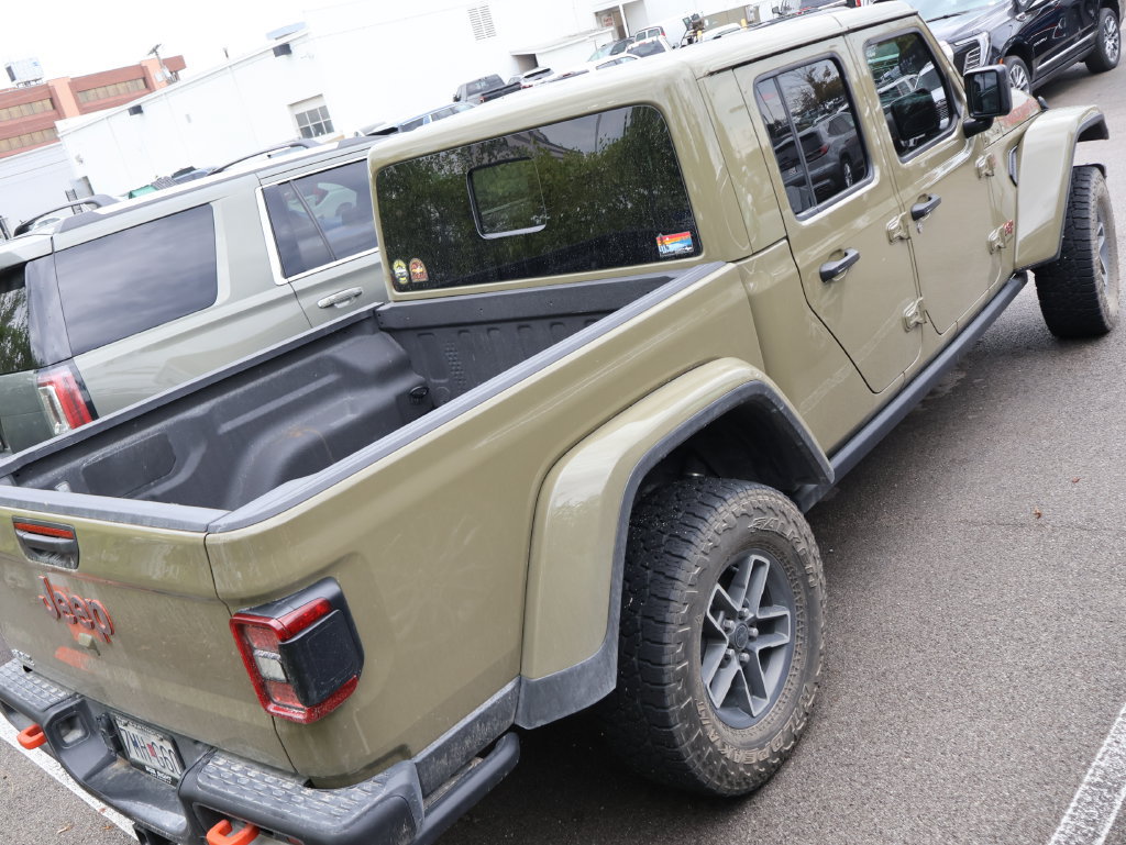 Used 2025 Jeep Gladiator Mojave AWD/4WD image 13