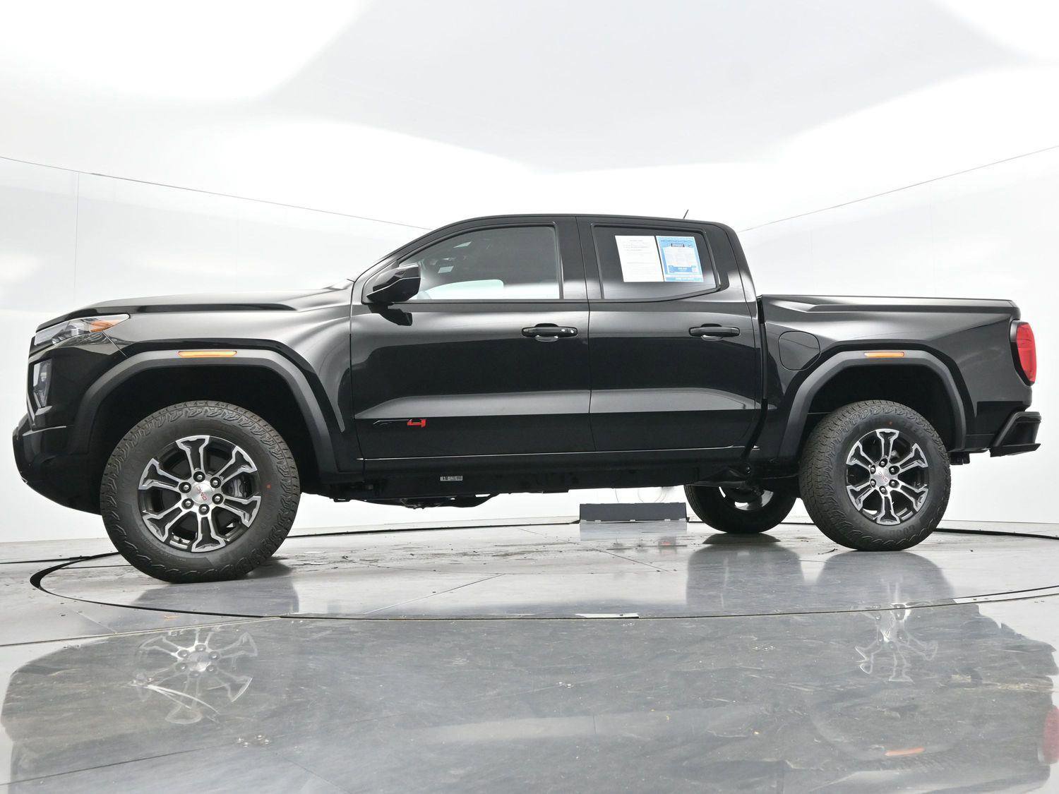 Used 2025 GMC Canyon AT4 w/ Technology Plus Package AWD/4WD image 52