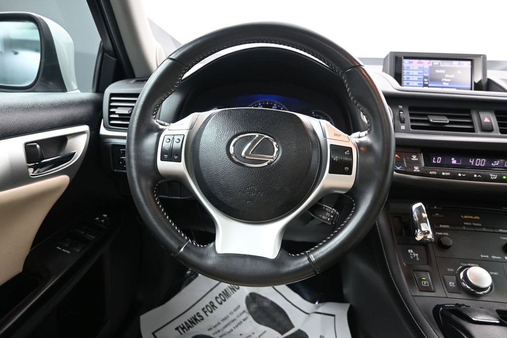 Used 2013 Lexus CT 200h w/ Premium Pkg w/Navigation FWD image 32