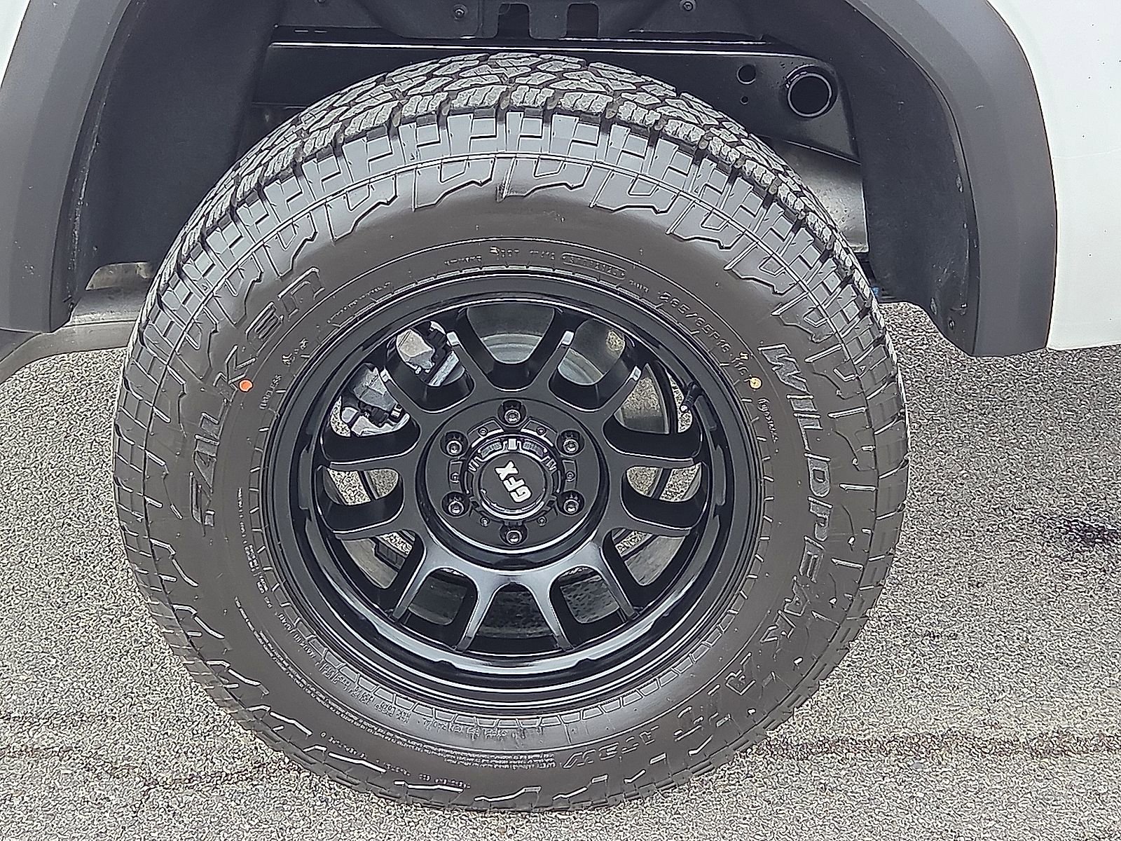 Used 2025 GMC Canyon Elevation w/ Convenience Package image 7