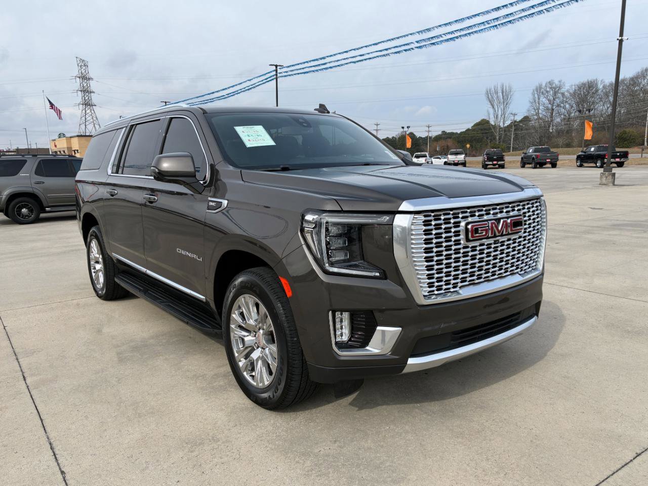 Used 2021 GMC Yukon XL Denali image 4