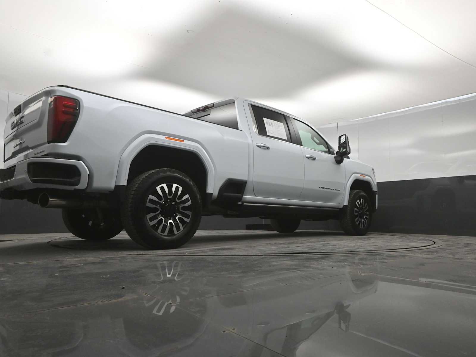 Used 2026 GMC Sierra 2500 Denali Ultimate AWD/4WD image 39