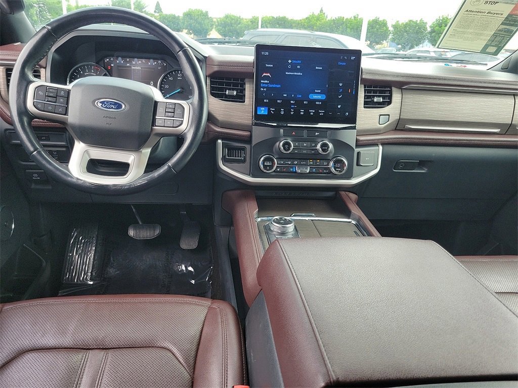 Used 2022 Ford Expedition Max Limited image 5