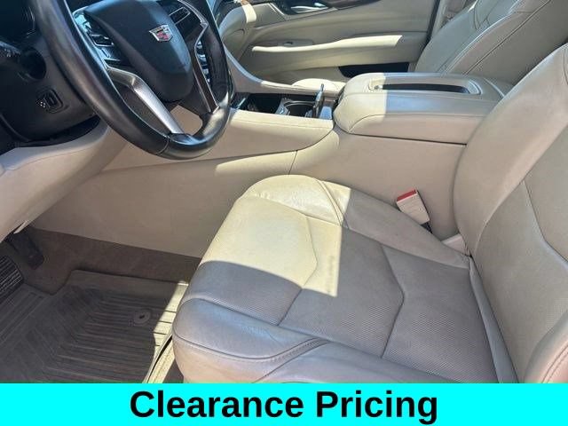 Used 2018 Cadillac Escalade ESV Luxury AWD/4WD image 11