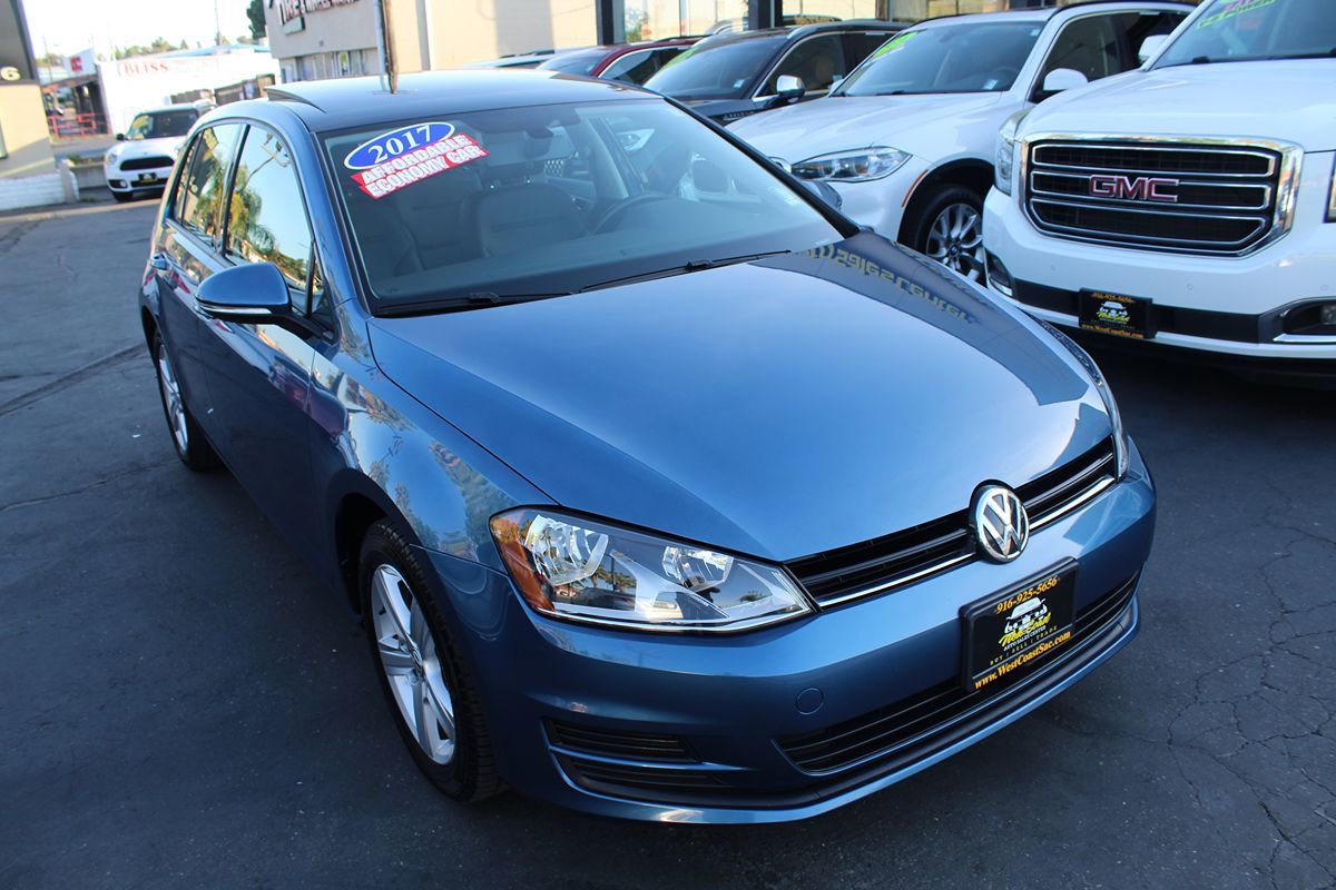 Used 2017 Volkswagen Golf Wolfsburg Edition FWD image 8