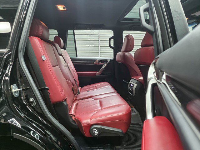 Used 2022 Lexus GX 460 Luxury w/ Accessory Package AWD/4WD image 24