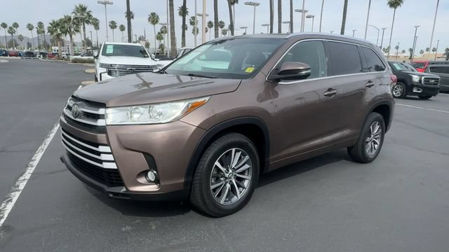 Used 2018 Toyota Highlander XLE FWD image 4