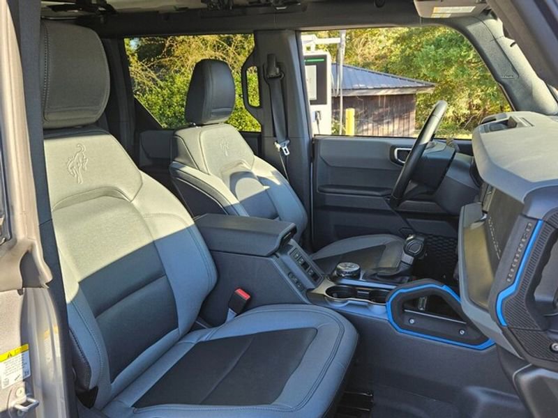 Used 2024 Ford Bronco Black Diamond image 17