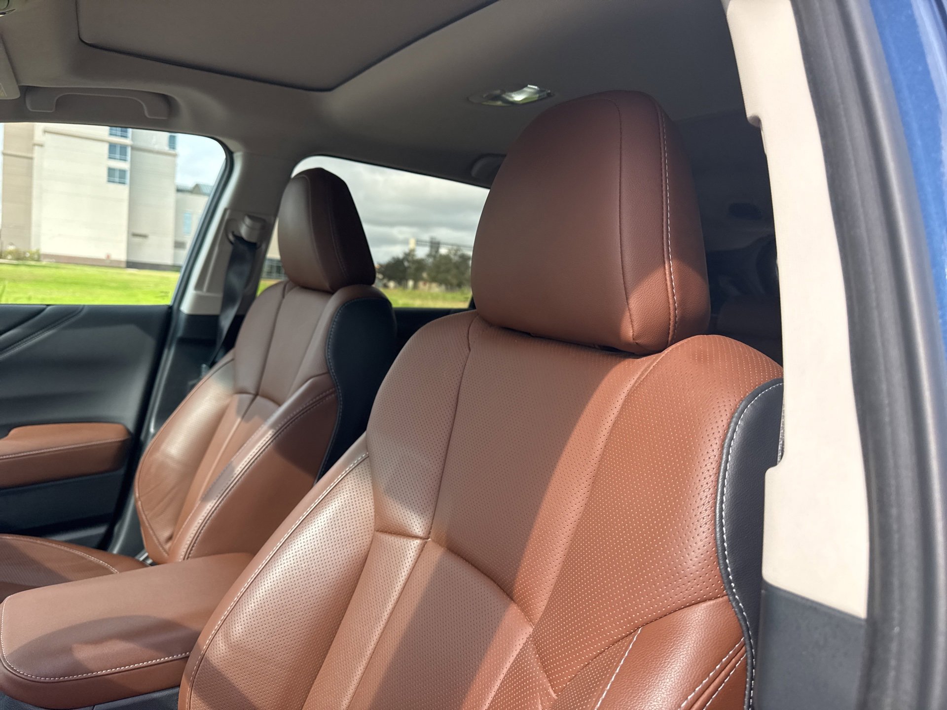 Used 2020 Subaru Outback Touring w/ Popular Package #2 image 7