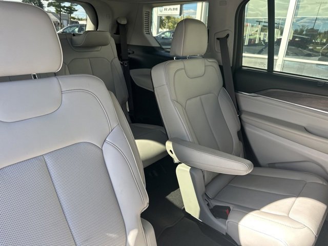 Used 2022 Jeep Grand Cherokee L Overland w/ Luxury Tech Group IV image 30