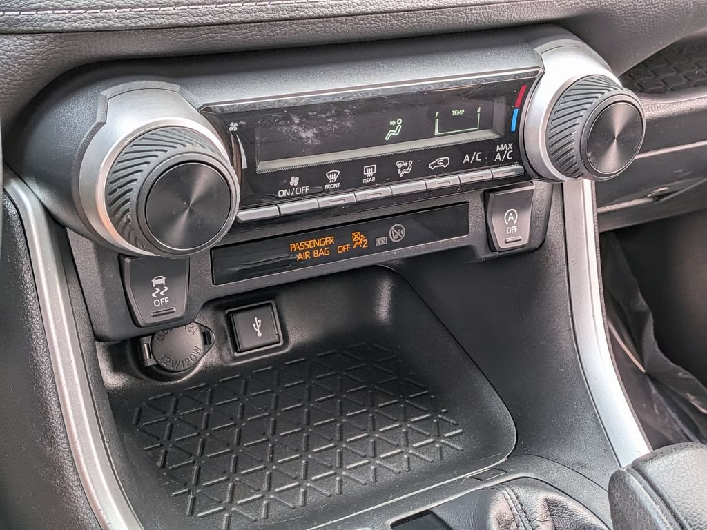 Used 2022 Toyota RAV4 LE AWD/4WD image 22