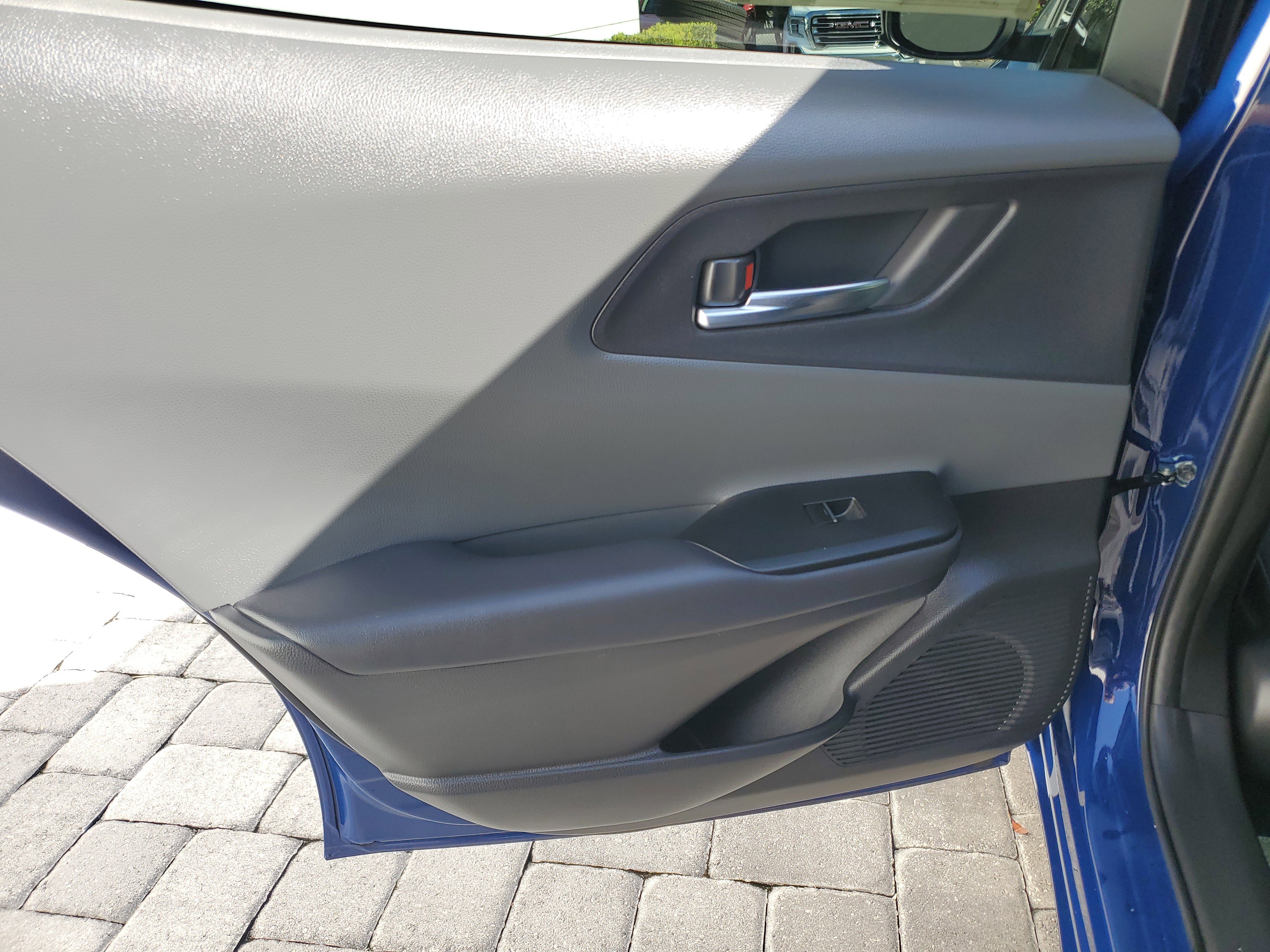 Used 2025 Toyota Prius XLE image 9