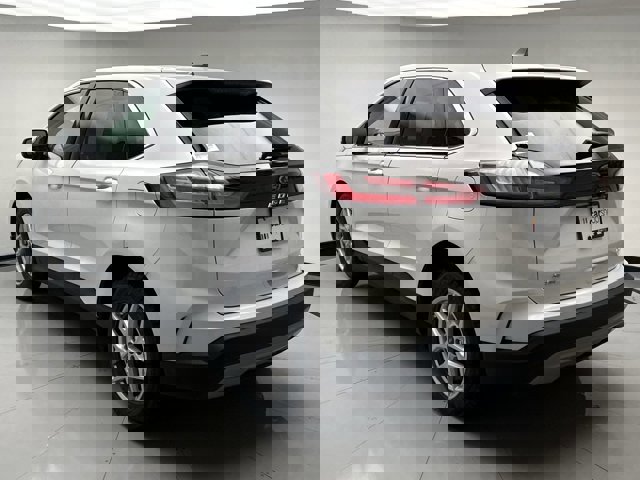 Used 2022 Ford Edge SEL w/ Convenience Package image 3