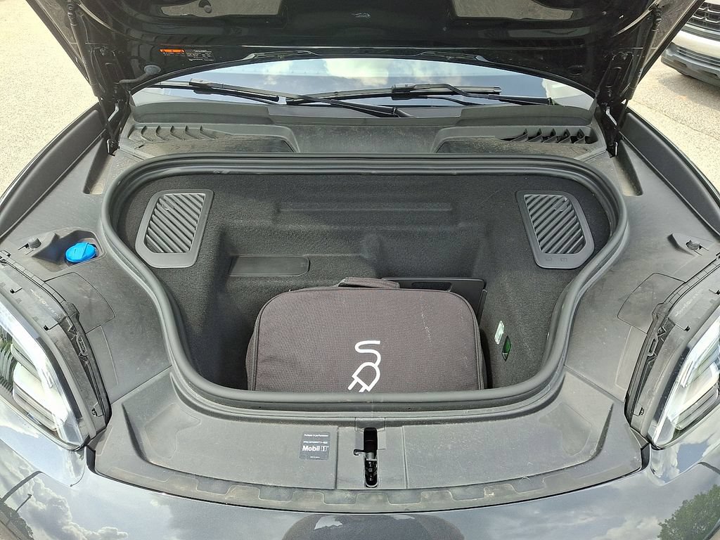 Used 2025 Porsche Macan Electric RWD image 29