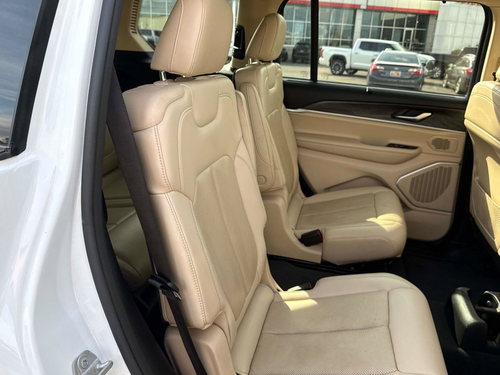 Used 2021 Jeep Grand Cherokee L Limited w/ Luxury Tech Group II AWD/4WD image 18