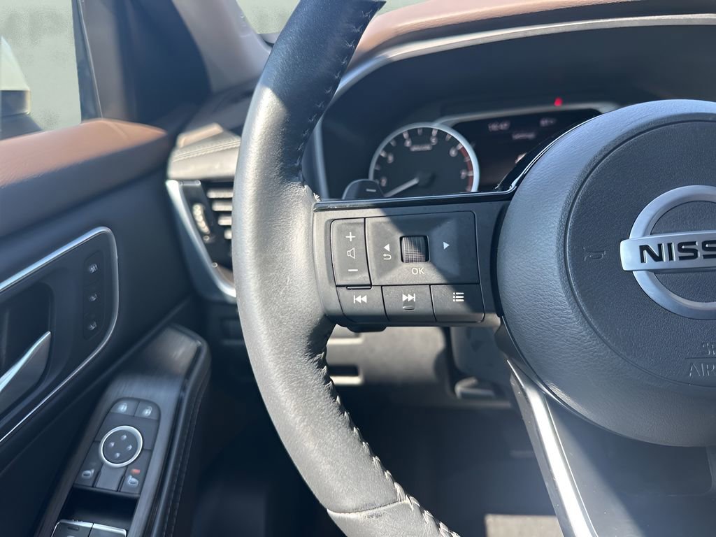 Used 2021 Nissan Rogue SL w/ Premium Package image 16