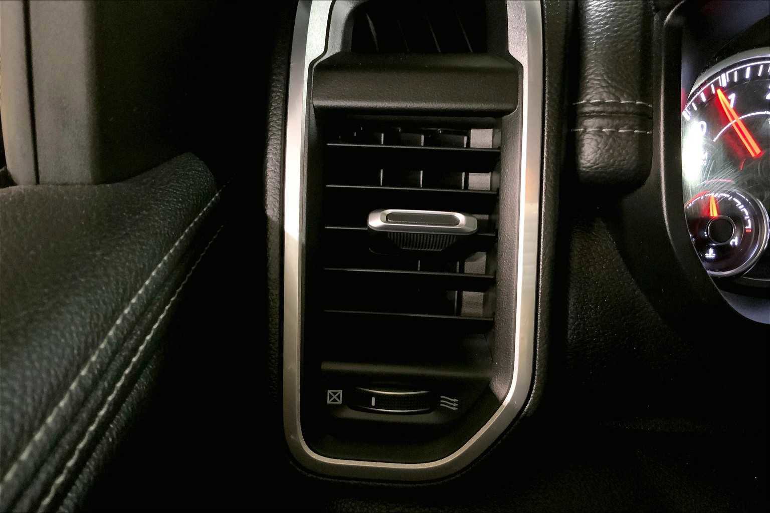 Used 2019 RAM 1500 Laramie w/ Sport Appearance Package image 33