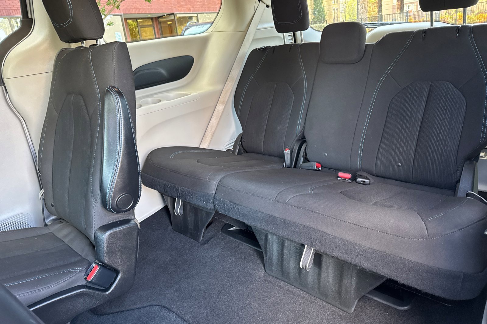 Used 2021 Chrysler Pacifica Touring image 14