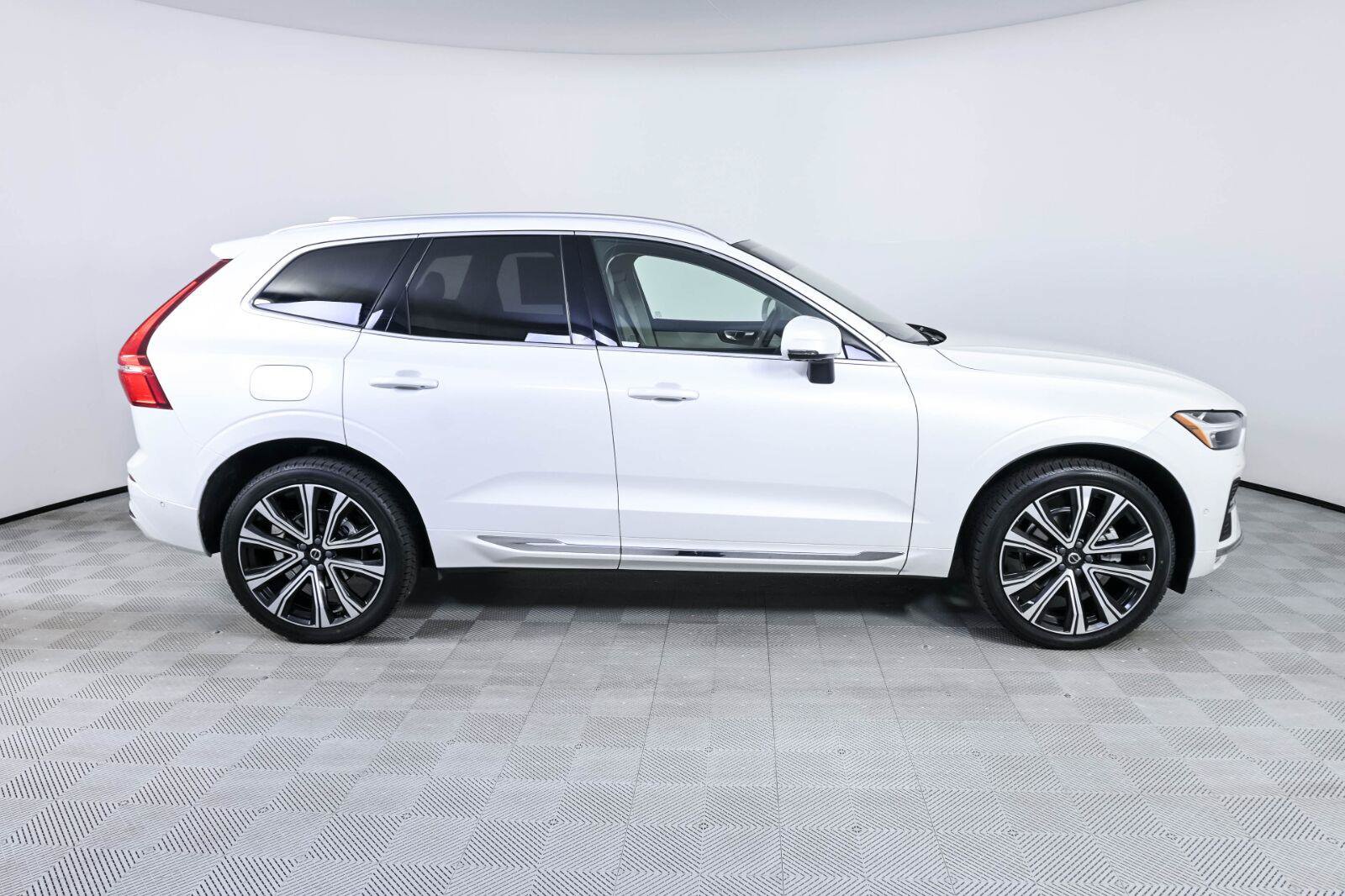 Certified 2023 Volvo XC60 B5 Ultimate FWD image 29