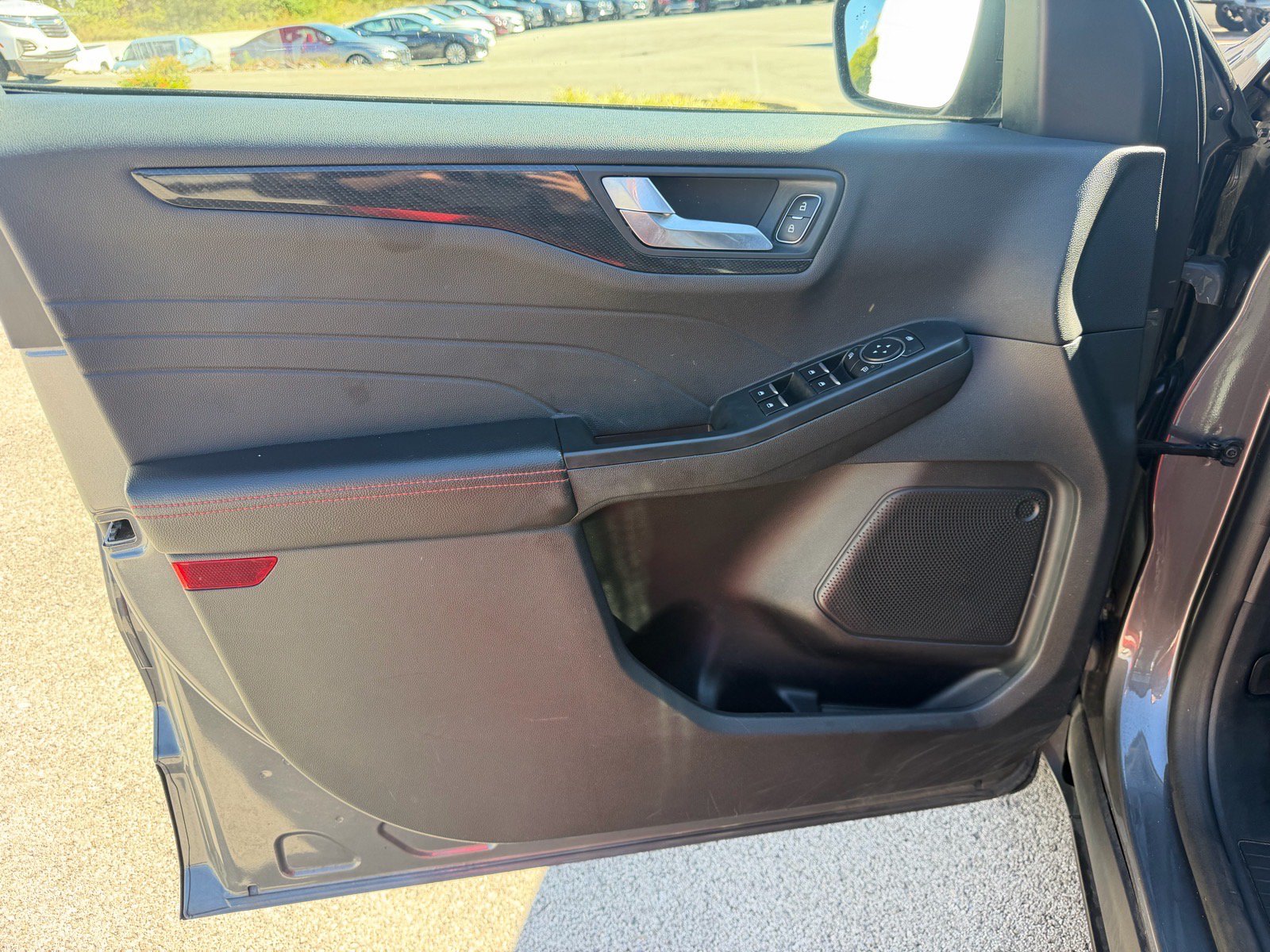 Used 2025 Ford Escape ST-Line AWD/4WD image 19