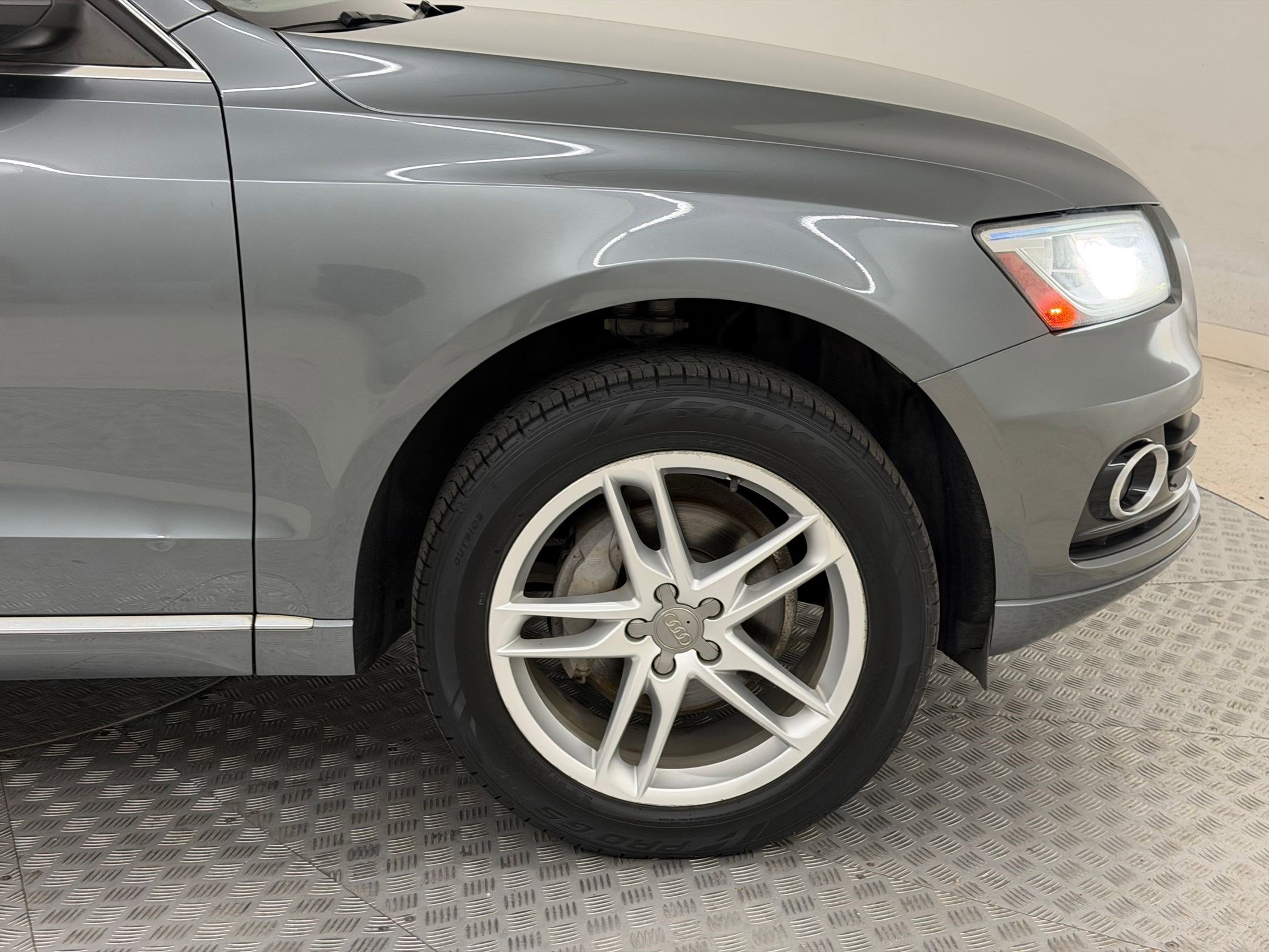 Used 2013 Audi Q5 2.0T Premium Plus w/ Premium Plus Pkg image 11