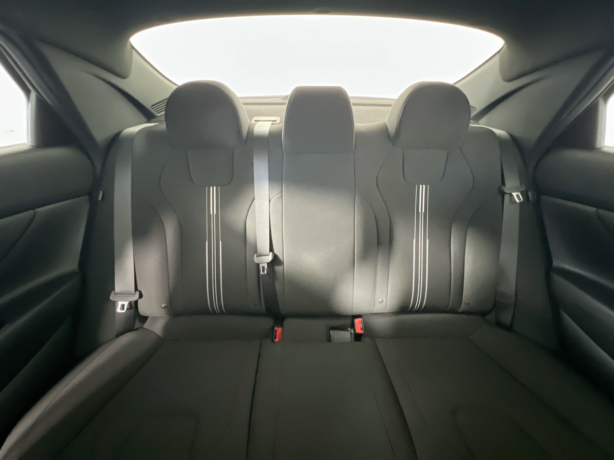 Used 2025 Hyundai Elantra Sport FWD image 31