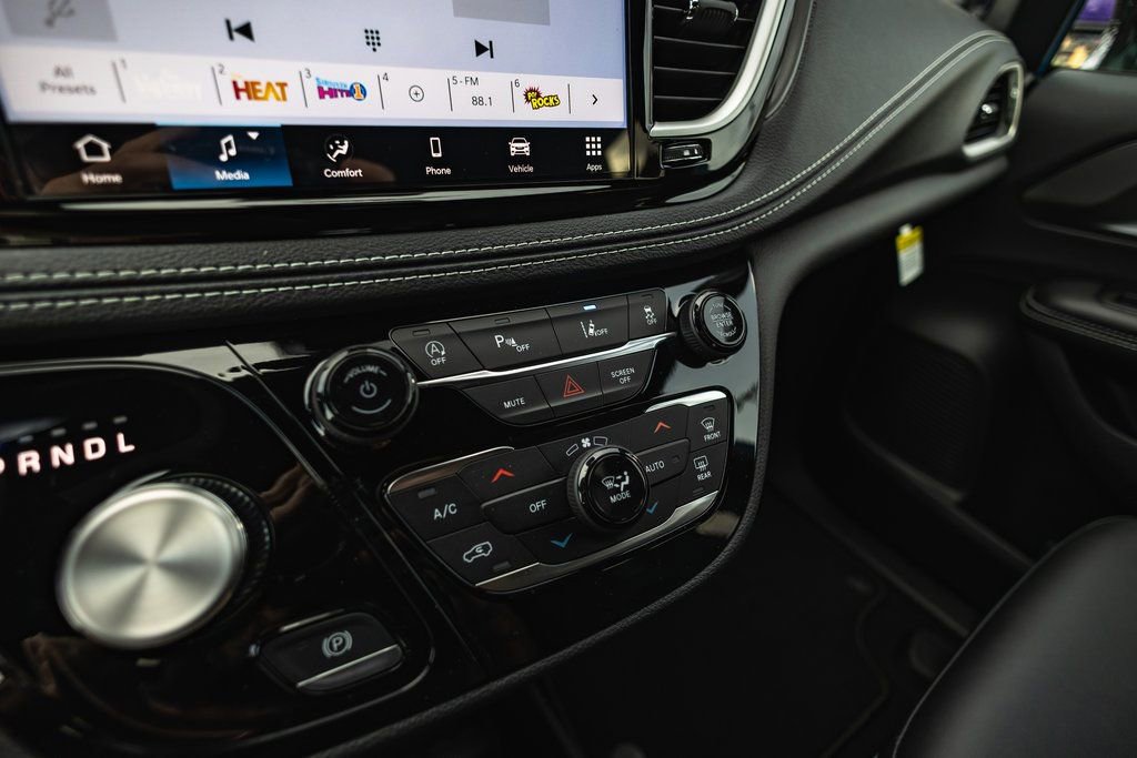 New 2026 Chrysler Pacifica Select w/ S Appearance Package image 15