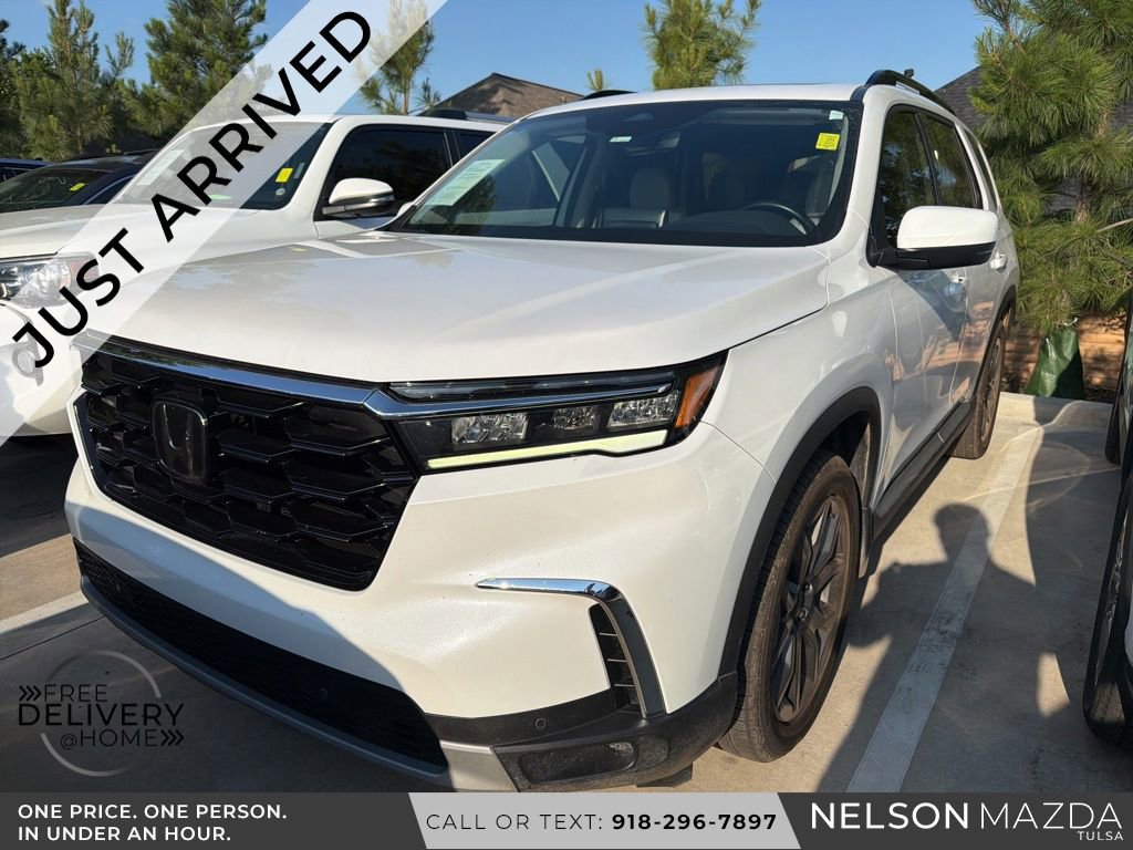 Used 2023 Honda Pilot Touring image 1