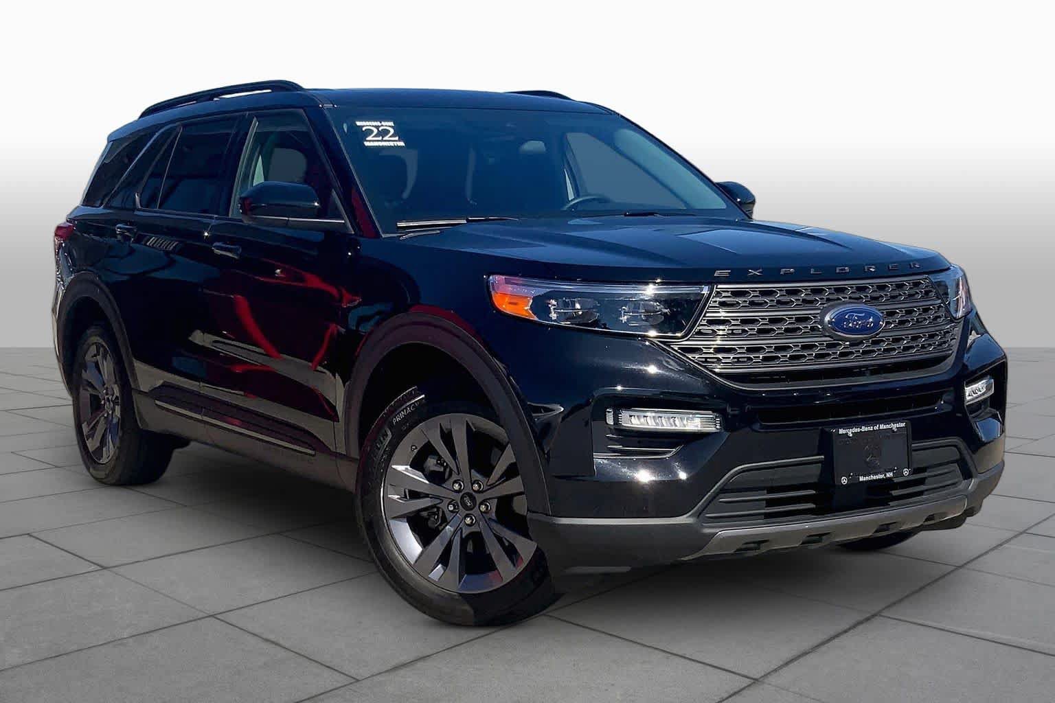 Used 2022 Ford Explorer XLT w/ Equipment Group 202A AWD/4WD image 3