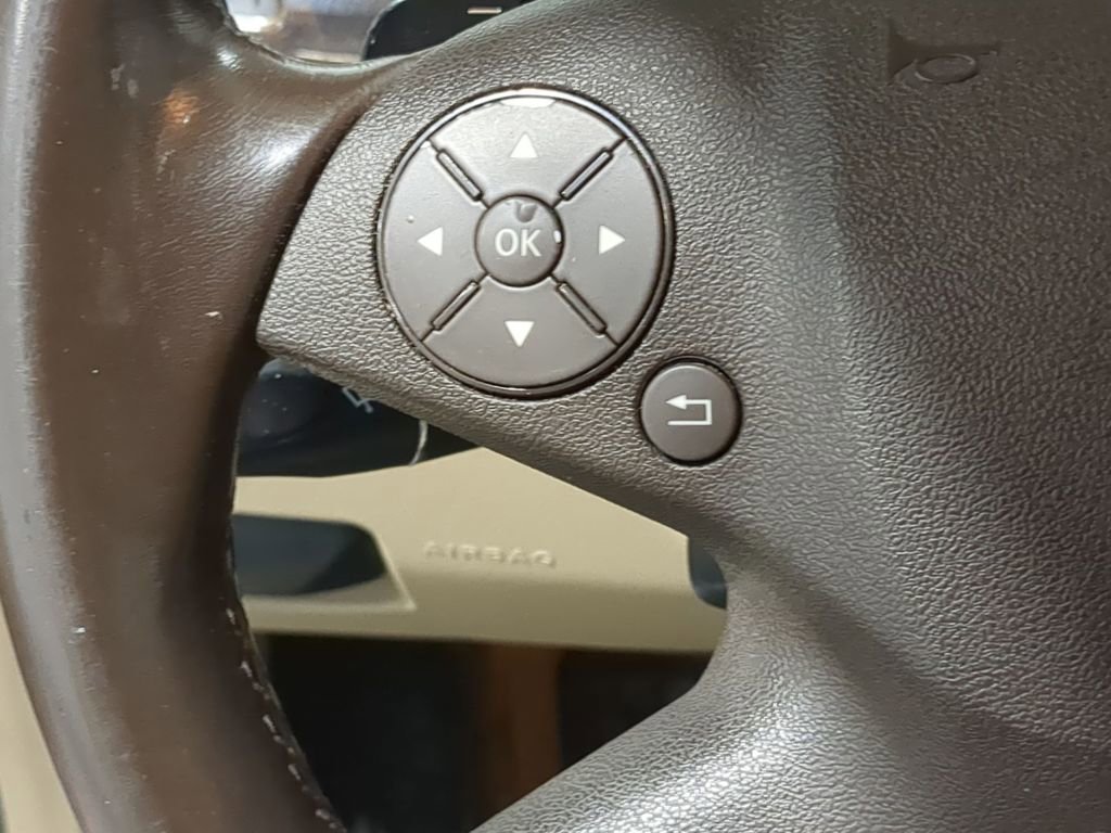 Used 2011 Mercedes-Benz E 350 4MATIC Sedan image 36