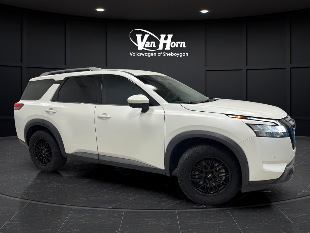 Used 2023 Nissan Pathfinder SL AWD/4WD image 1