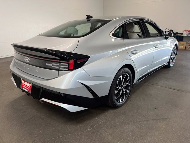 Used 2025 Hyundai Sonata SEL FWD image 3