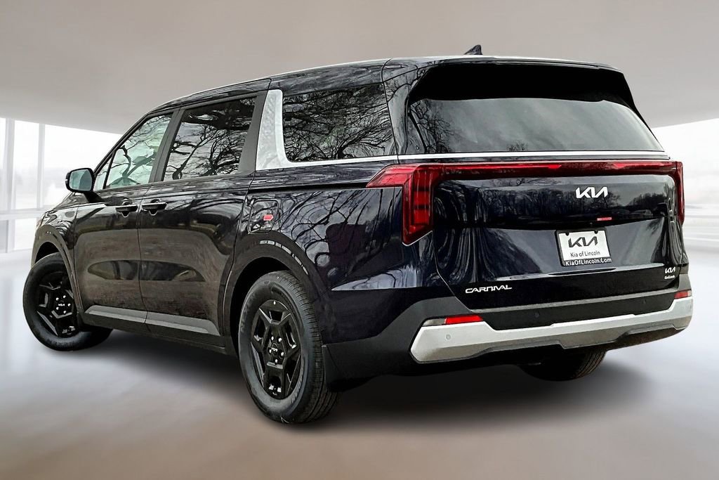 New 2026 Kia Carnival FWD image 3