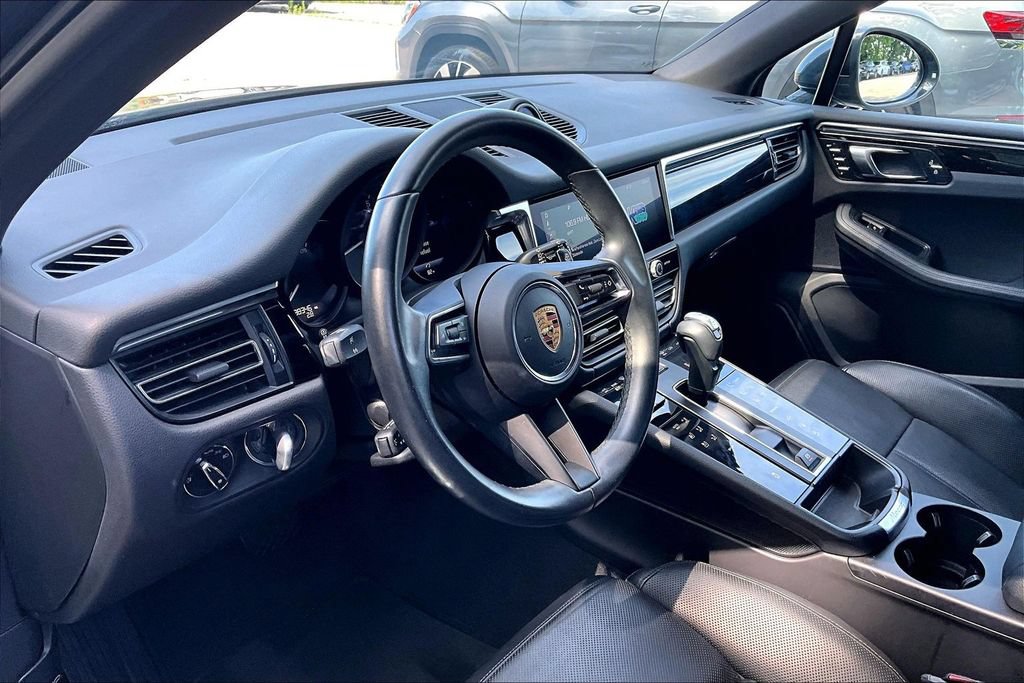 Used 2022 Porsche Macan w/ Premium Package Plus AWD/4WD image 16