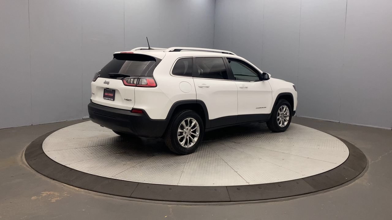 Used 2021 Jeep Cherokee Latitude Plus AWD/4WD image 5