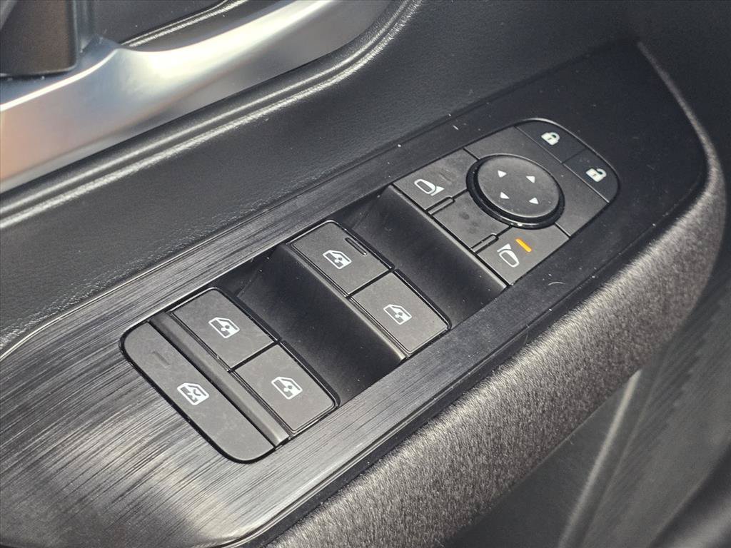 Used 2025 Nissan Kicks SV AWD/4WD image 22