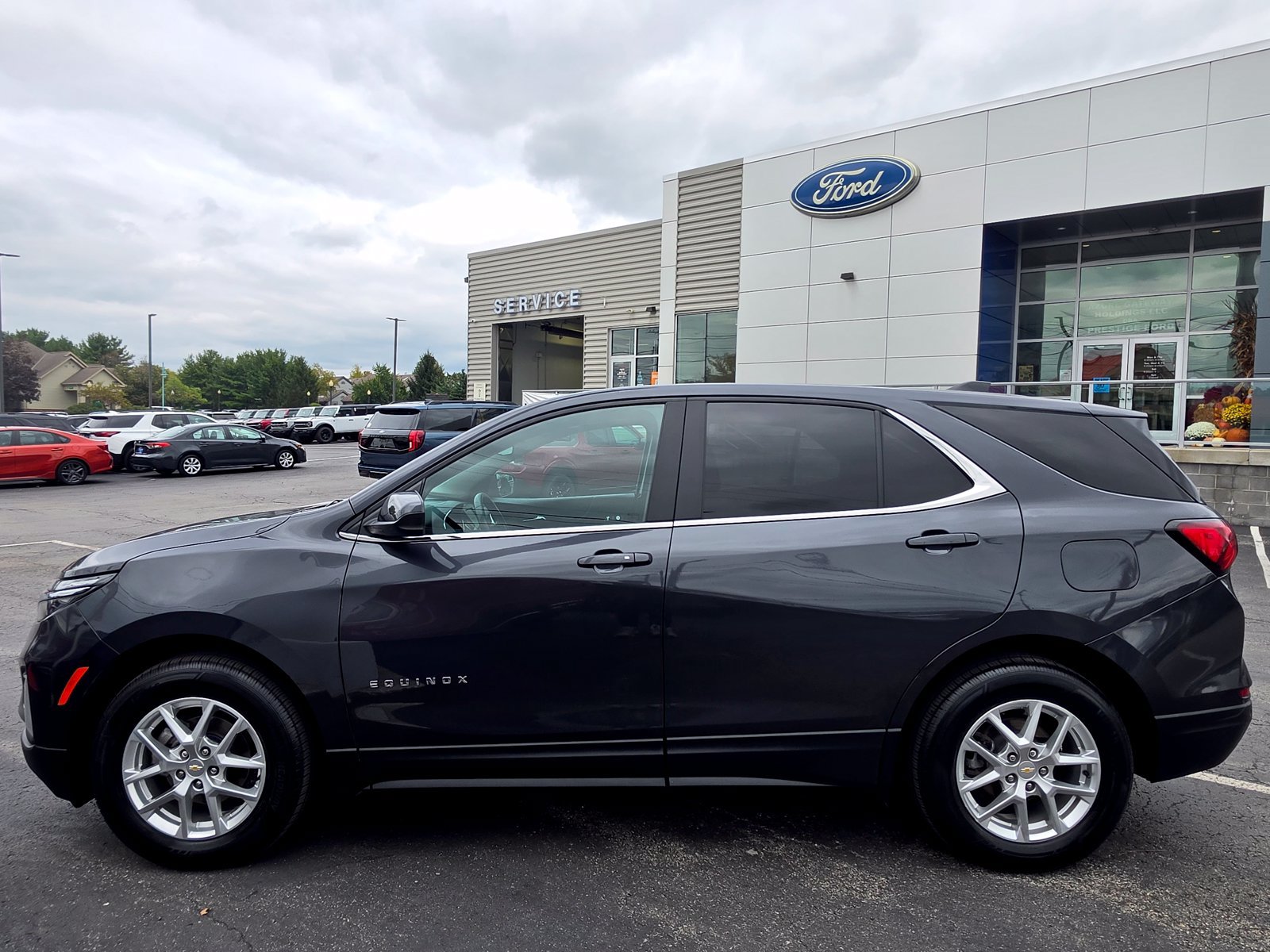 Used 2022 Chevrolet Equinox LT AWD/4WD image 2