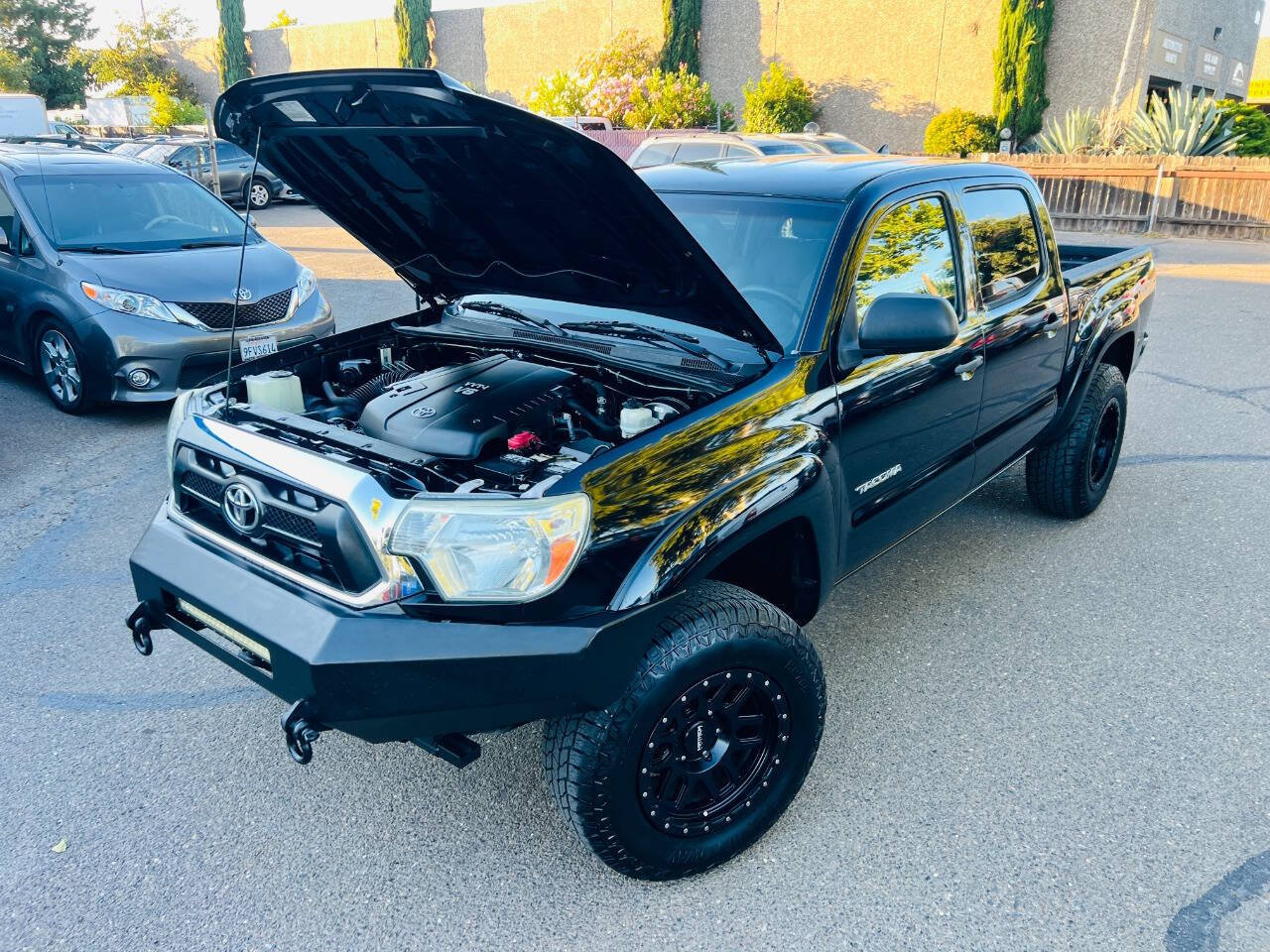 Used 2014 Toyota Tacoma PreRunner w/ TRD Off-Road Package RWD image 9